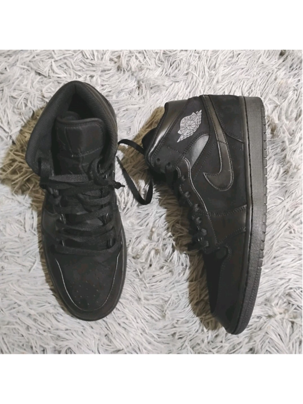 Jordan 1 Mid Triple Black Mens Size 9 Sneakers 554724-050